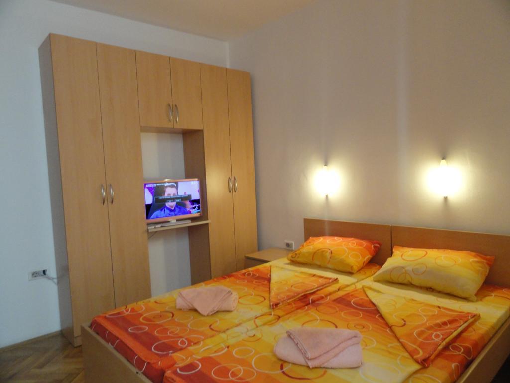 Apartments Mare Budva Rum bild