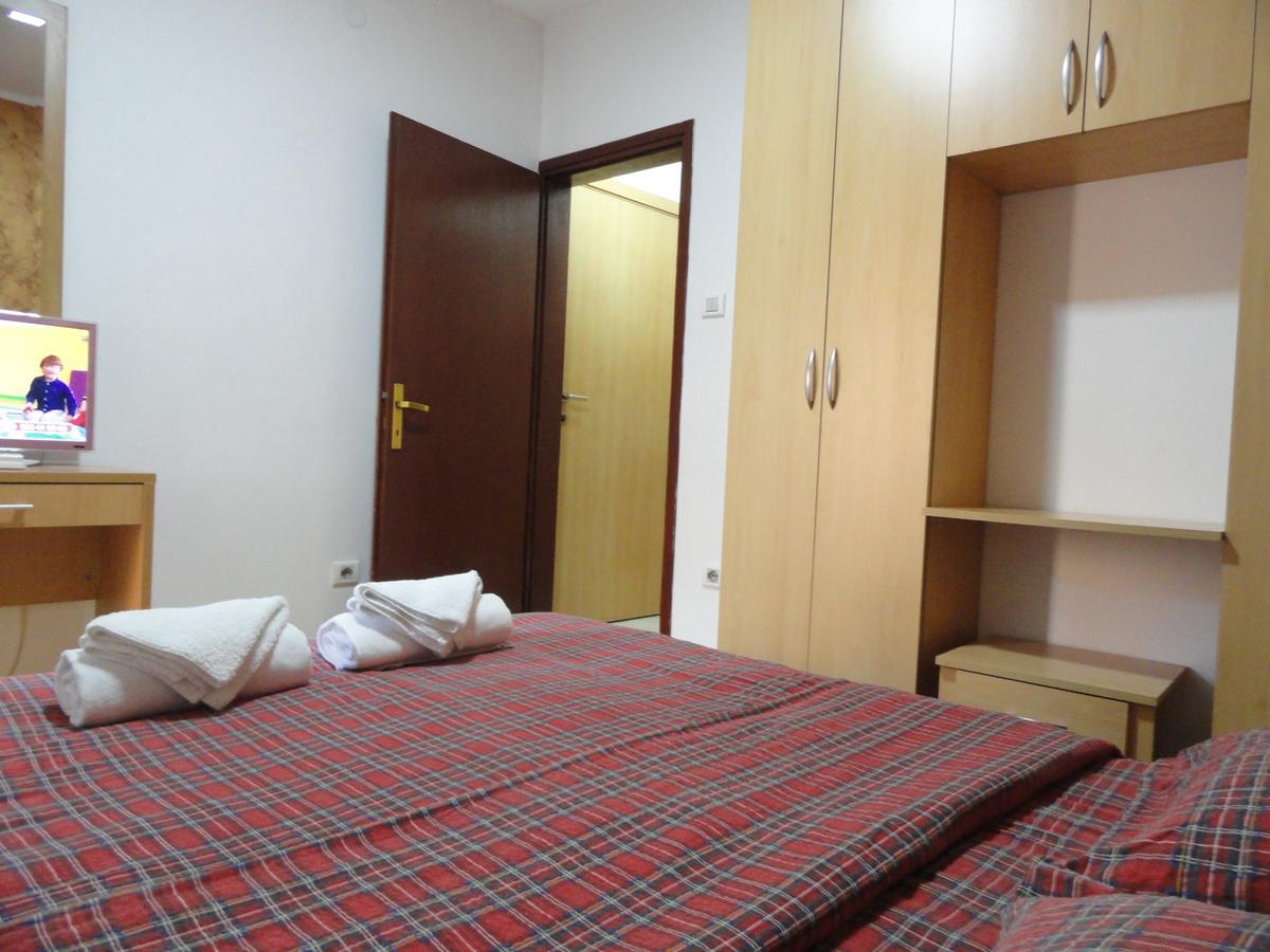 Apartments Mare Budva Rum bild