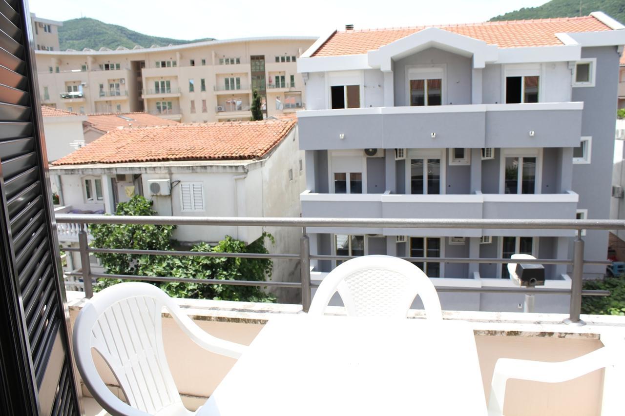 Apartments Mare Budva Rum bild